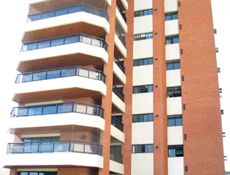 Guarda-Corpos e fechamento de área em alumínio