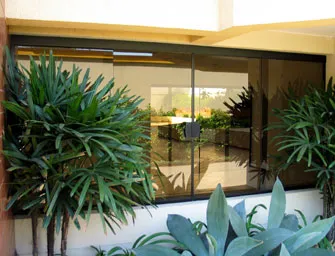 Janela de correr em vidro temperado