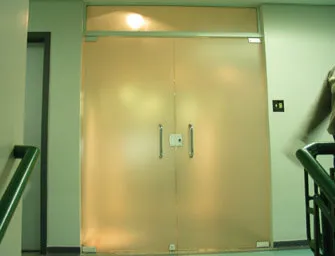 Portas de abrir em vidro temperado