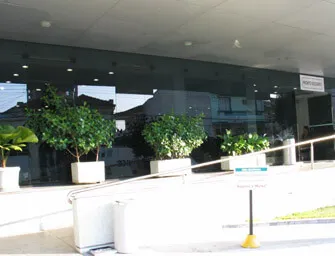 Fachada de vidro temperado