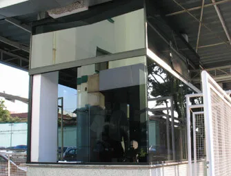 Fechamento de guarita em vidro temperado